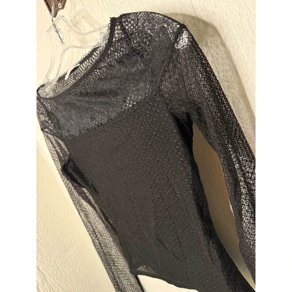 Night Mode Layering mesh lined bodycon lace long sleeVE NWOT